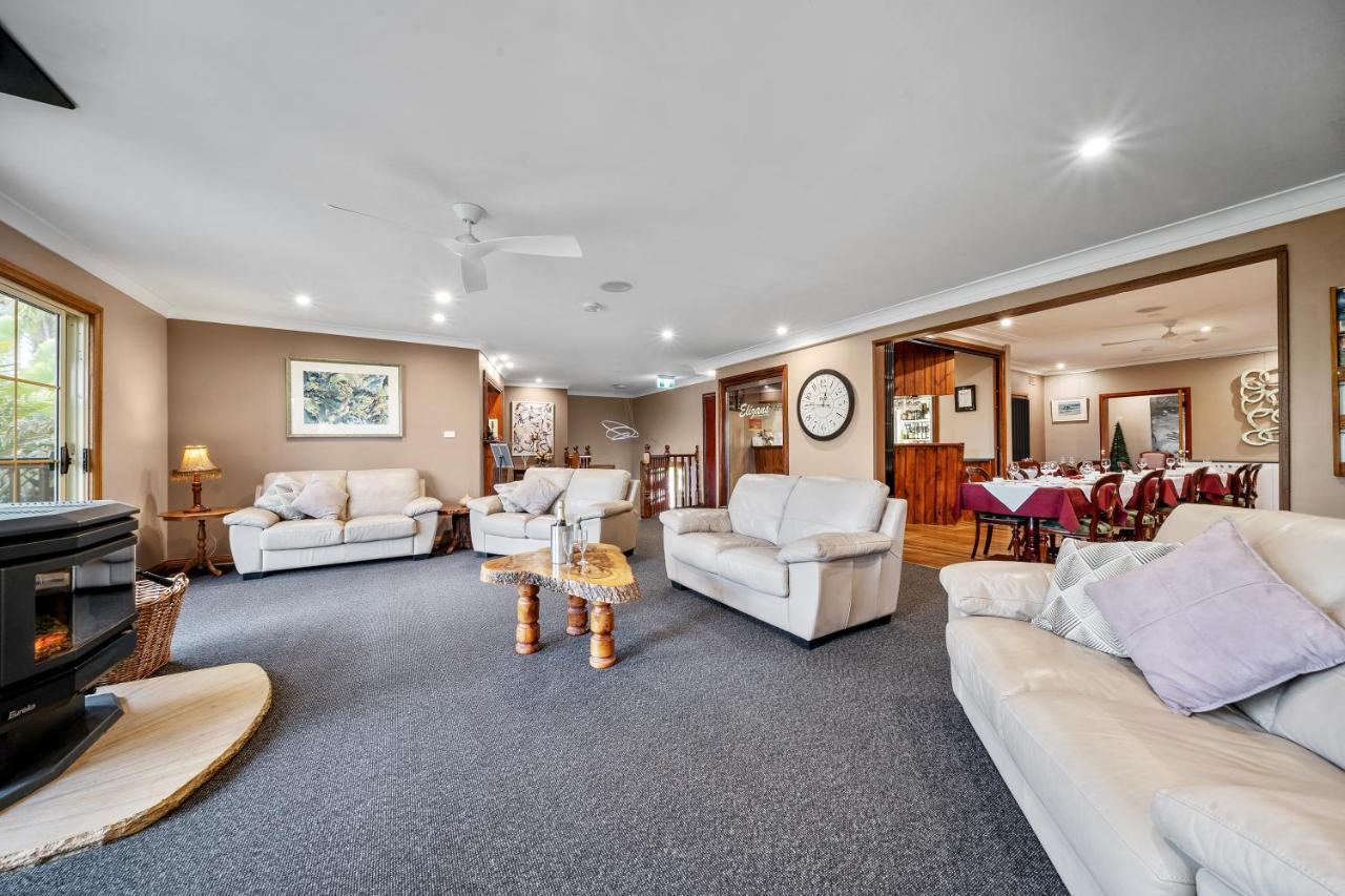 Oasis Inn Ulladulla - Welcoming Guests 18 Years And Older 외부 사진