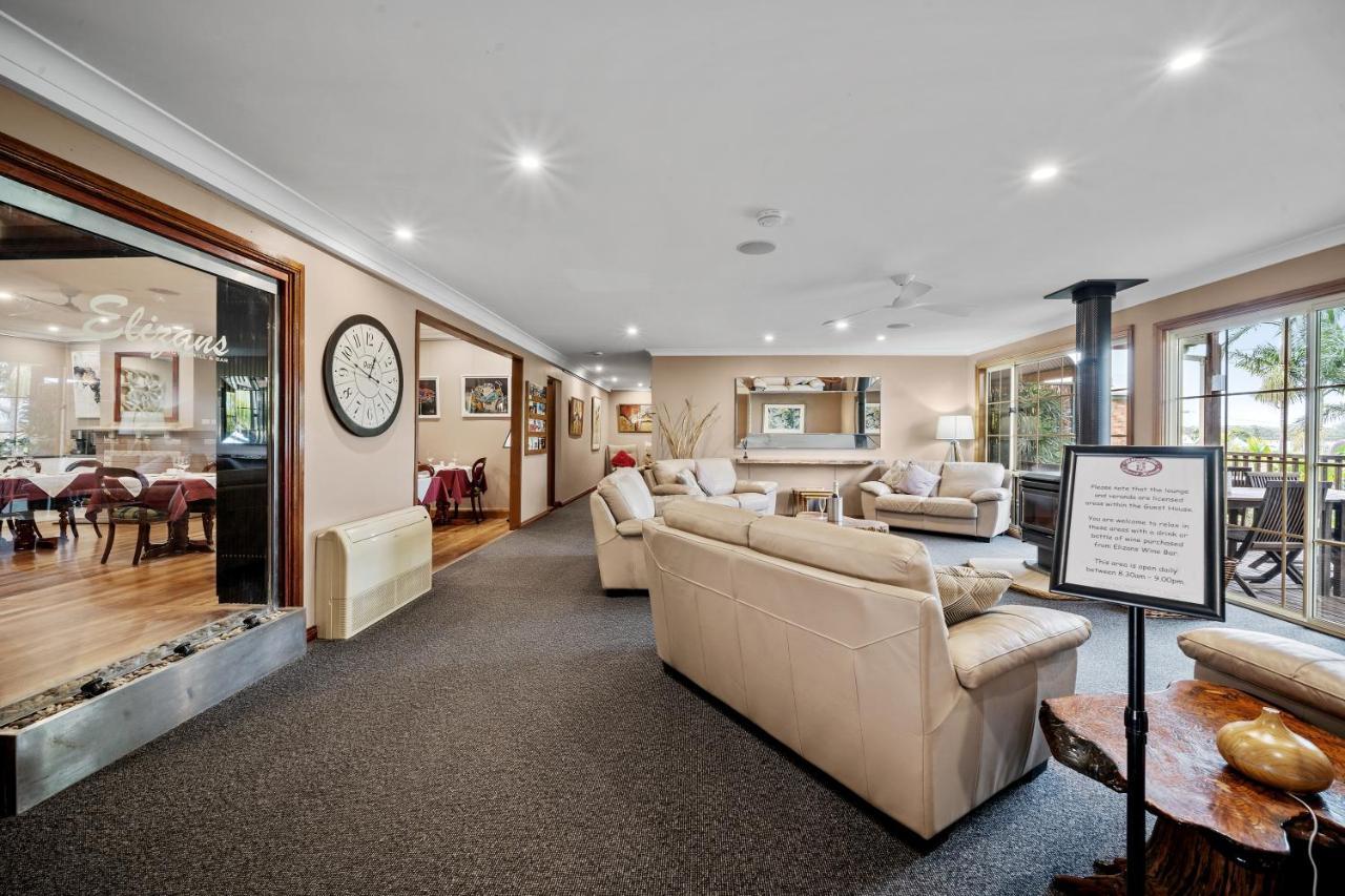 Oasis Inn Ulladulla - Welcoming Guests 18 Years And Older 외부 사진