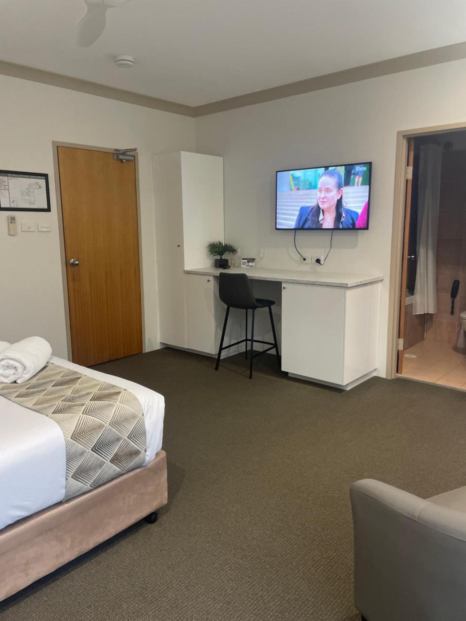 Oasis Inn Ulladulla - Welcoming Guests 18 Years And Older 외부 사진