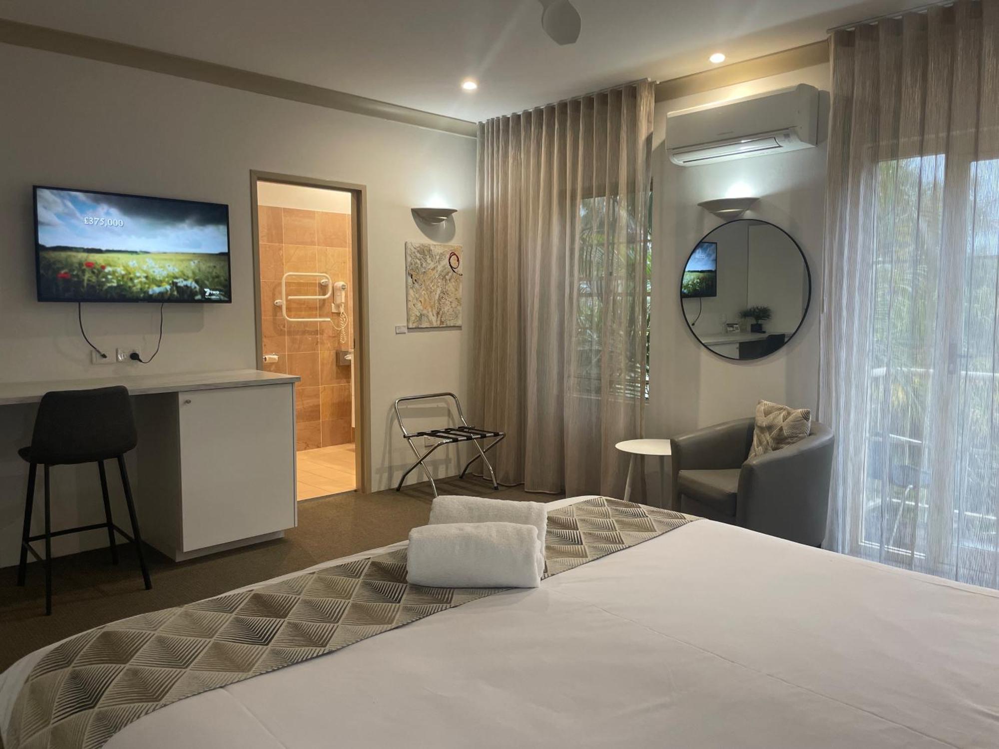 Oasis Inn Ulladulla - Welcoming Guests 18 Years And Older 외부 사진