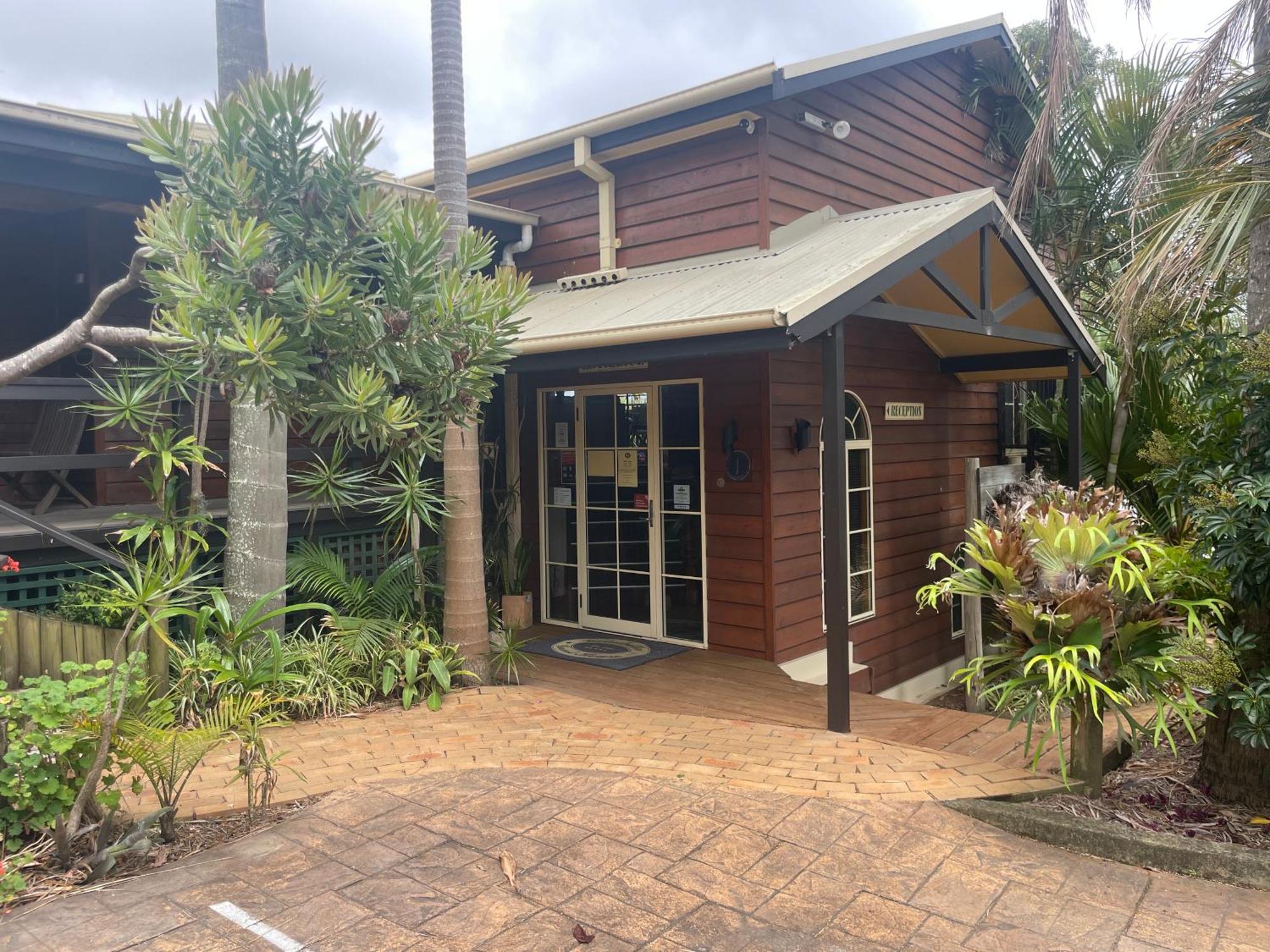 Oasis Inn Ulladulla - Welcoming Guests 18 Years And Older 외부 사진