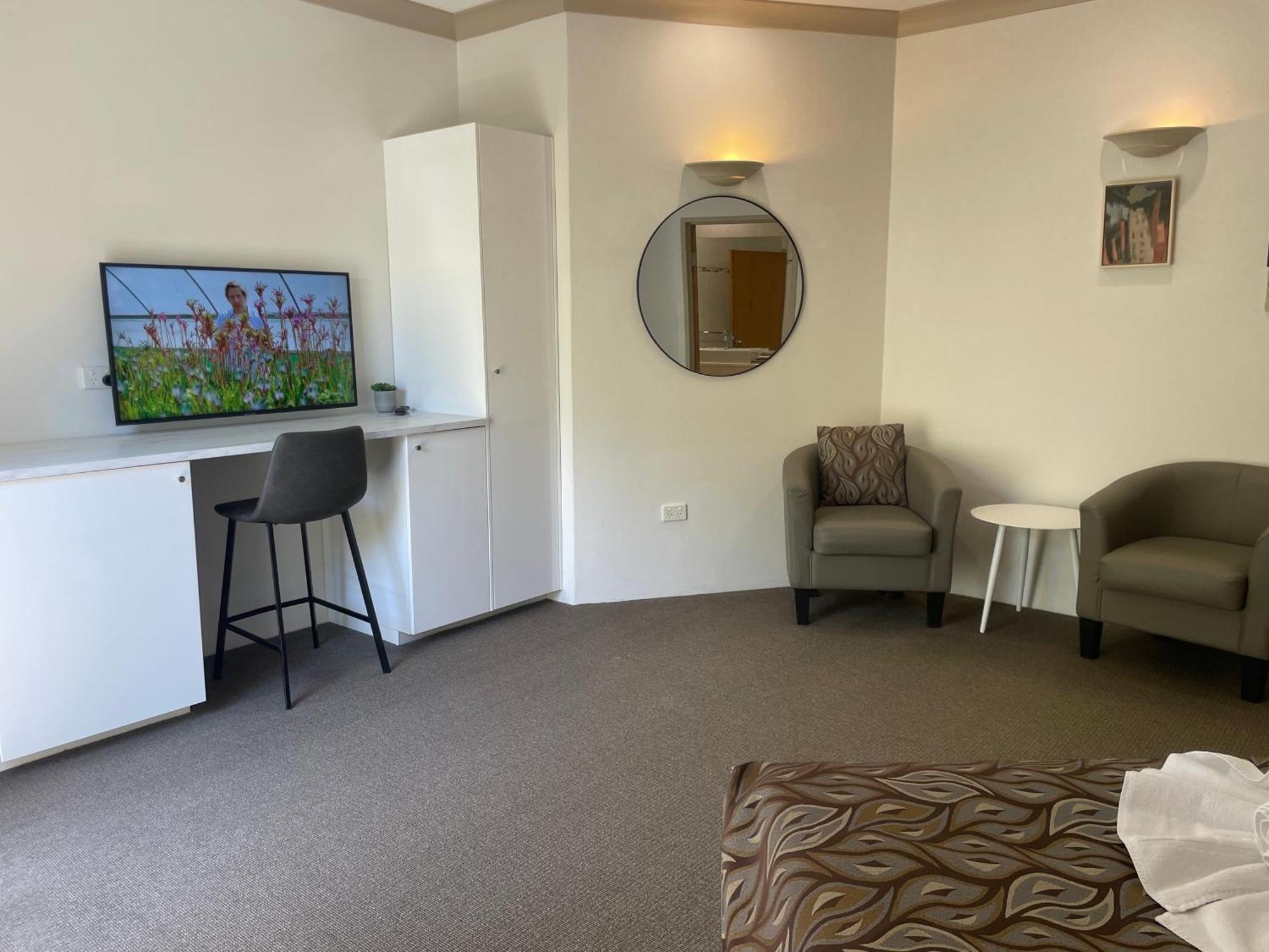 Oasis Inn Ulladulla - Welcoming Guests 18 Years And Older 외부 사진