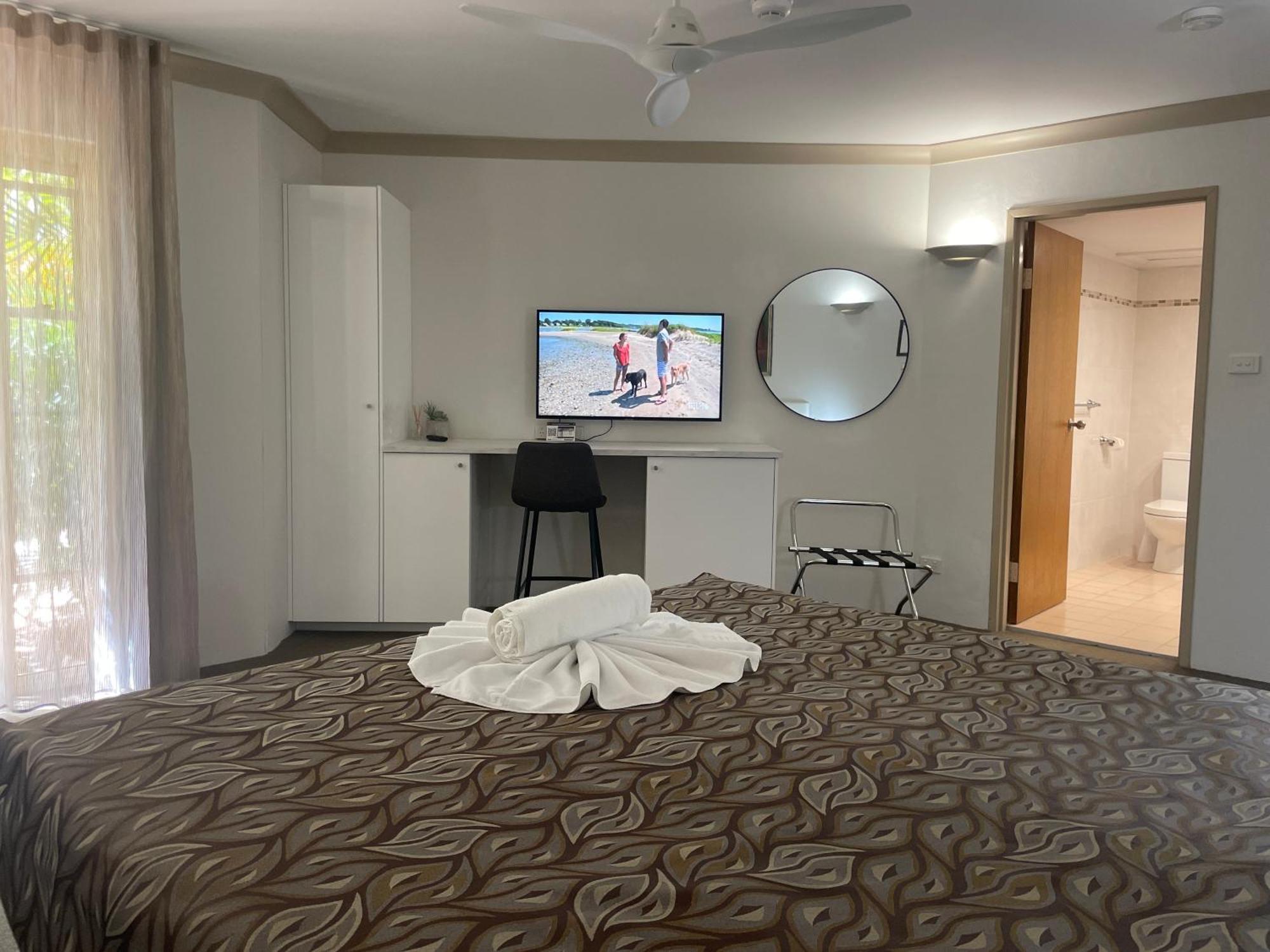 Oasis Inn Ulladulla - Welcoming Guests 18 Years And Older 외부 사진