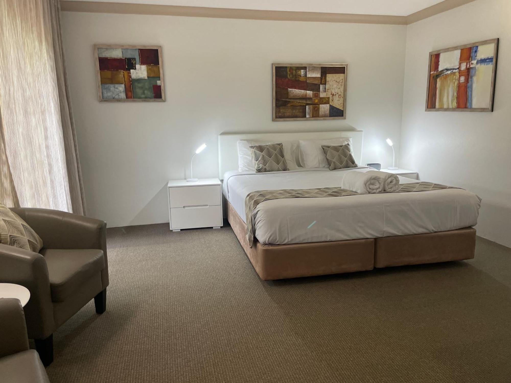 Oasis Inn Ulladulla - Welcoming Guests 18 Years And Older 외부 사진
