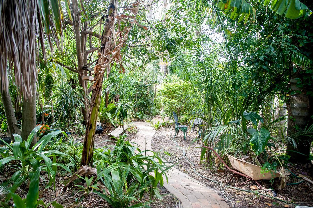 Oasis Inn Ulladulla - Welcoming Guests 18 Years And Older 외부 사진