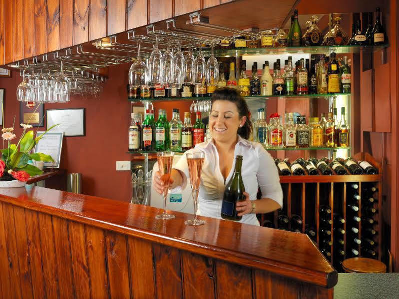 Oasis Inn Ulladulla - Welcoming Guests 18 Years And Older 외부 사진
